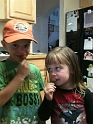 Kids_GardenStrawberries (3)